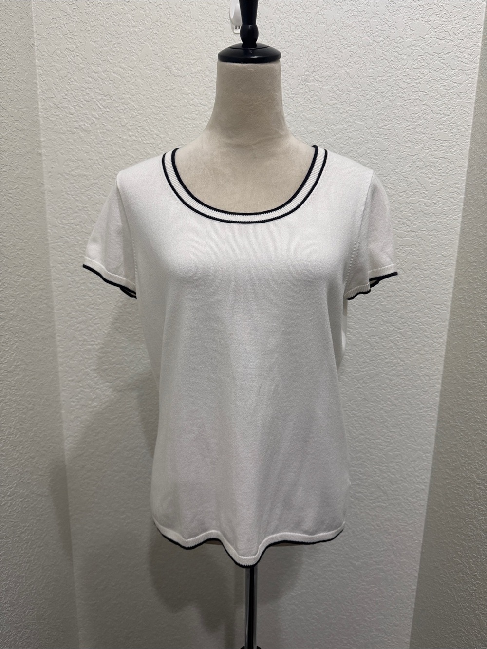 Short-Sleeve Sweater with Black Trim - Women's